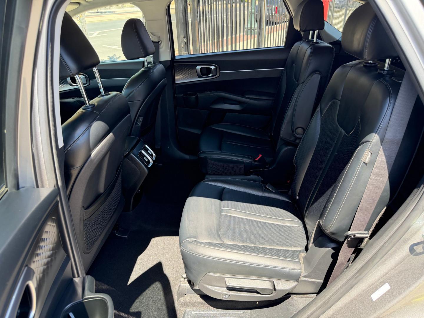 2025 Kia Sorento Hybrid EX AWD (KNDRJDJH0S5) with an 1.6L L4 DOHC 16V HYBRID engine, 6A transmission, located at 744 E Miner Ave, Stockton, CA, 95202, (209) 944-5770, 37.956863, -121.282082 - Photo#10