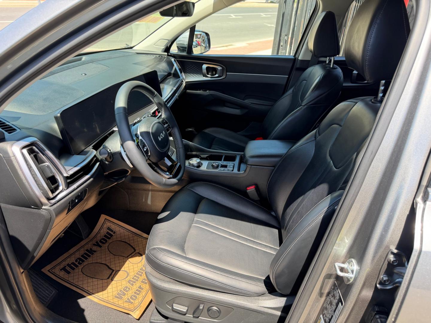 2025 Kia Sorento Hybrid EX AWD (KNDRJDJH0S5) with an 1.6L L4 DOHC 16V HYBRID engine, 6A transmission, located at 744 E Miner Ave, Stockton, CA, 95202, (209) 944-5770, 37.956863, -121.282082 - Photo#9