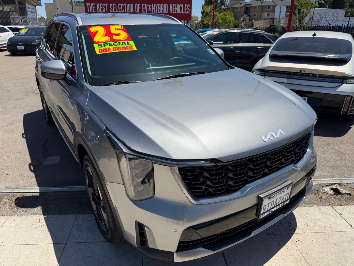 2025 Kia Sorento Hybrid EX AWD (KNDRJDJH0S5) with an 1.6L L4 DOHC 16V HYBRID engine, 6A transmission, located at 744 E Miner Ave, Stockton, CA, 95202, (209) 944-5770, 37.956863, -121.282082 - Photo#1