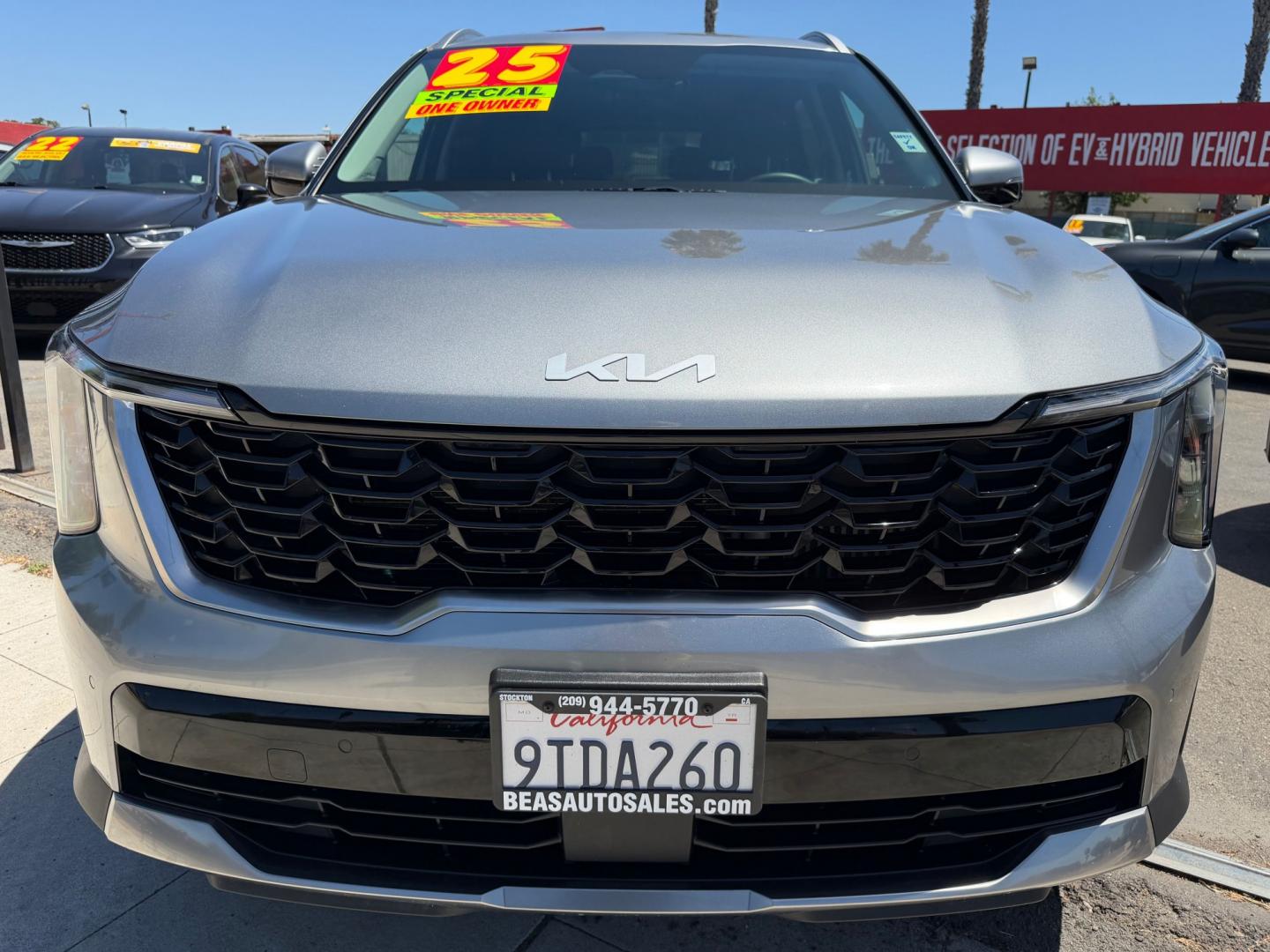 2025 Kia Sorento Hybrid EX AWD (KNDRJDJH0S5) with an 1.6L L4 DOHC 16V HYBRID engine, 6A transmission, located at 744 E Miner Ave, Stockton, CA, 95202, (209) 944-5770, 37.956863, -121.282082 - Photo#2