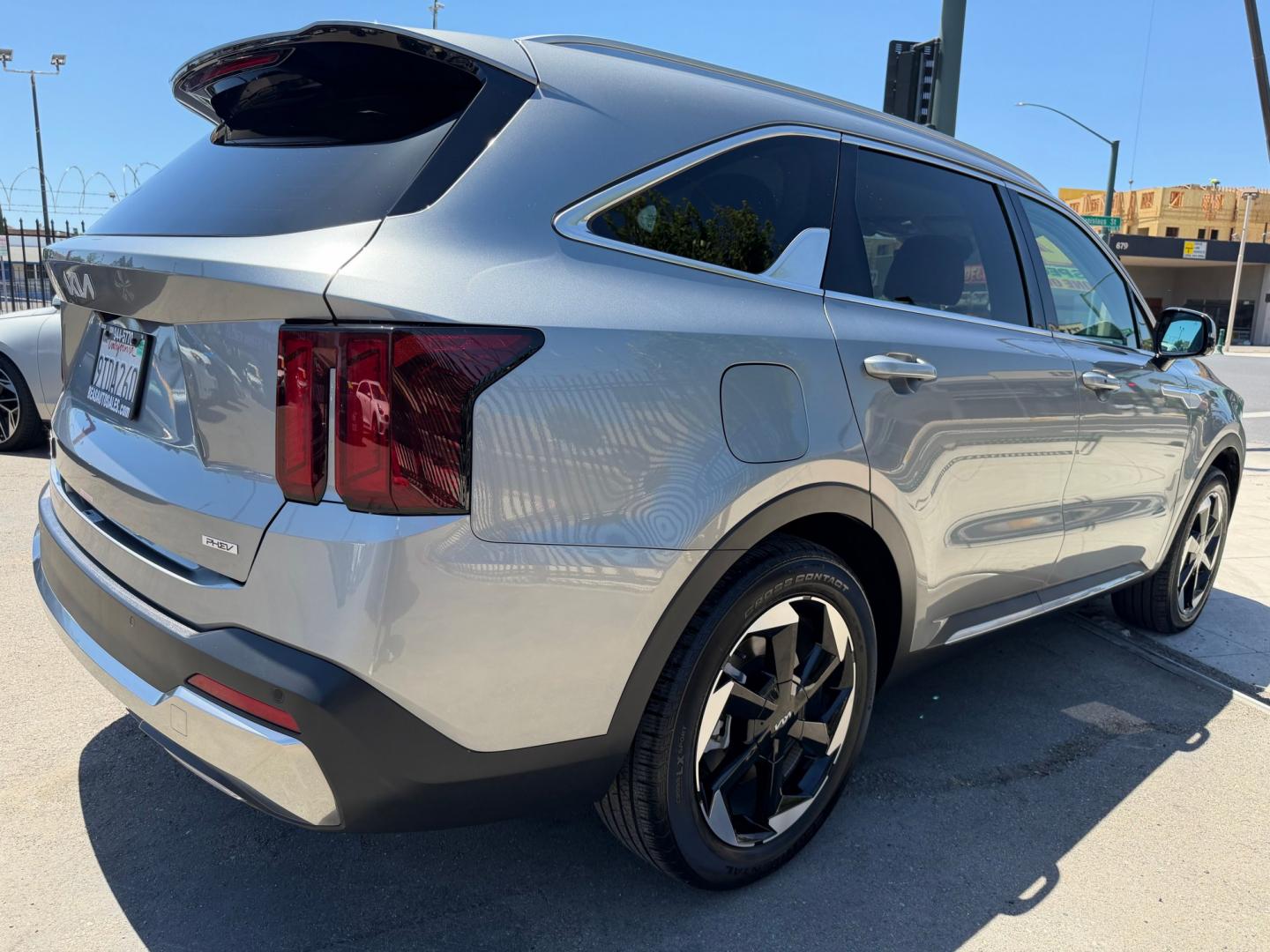 2025 Kia Sorento Hybrid EX AWD (KNDRJDJH0S5) with an 1.6L L4 DOHC 16V HYBRID engine, 6A transmission, located at 744 E Miner Ave, Stockton, CA, 95202, (209) 944-5770, 37.956863, -121.282082 - Photo#7