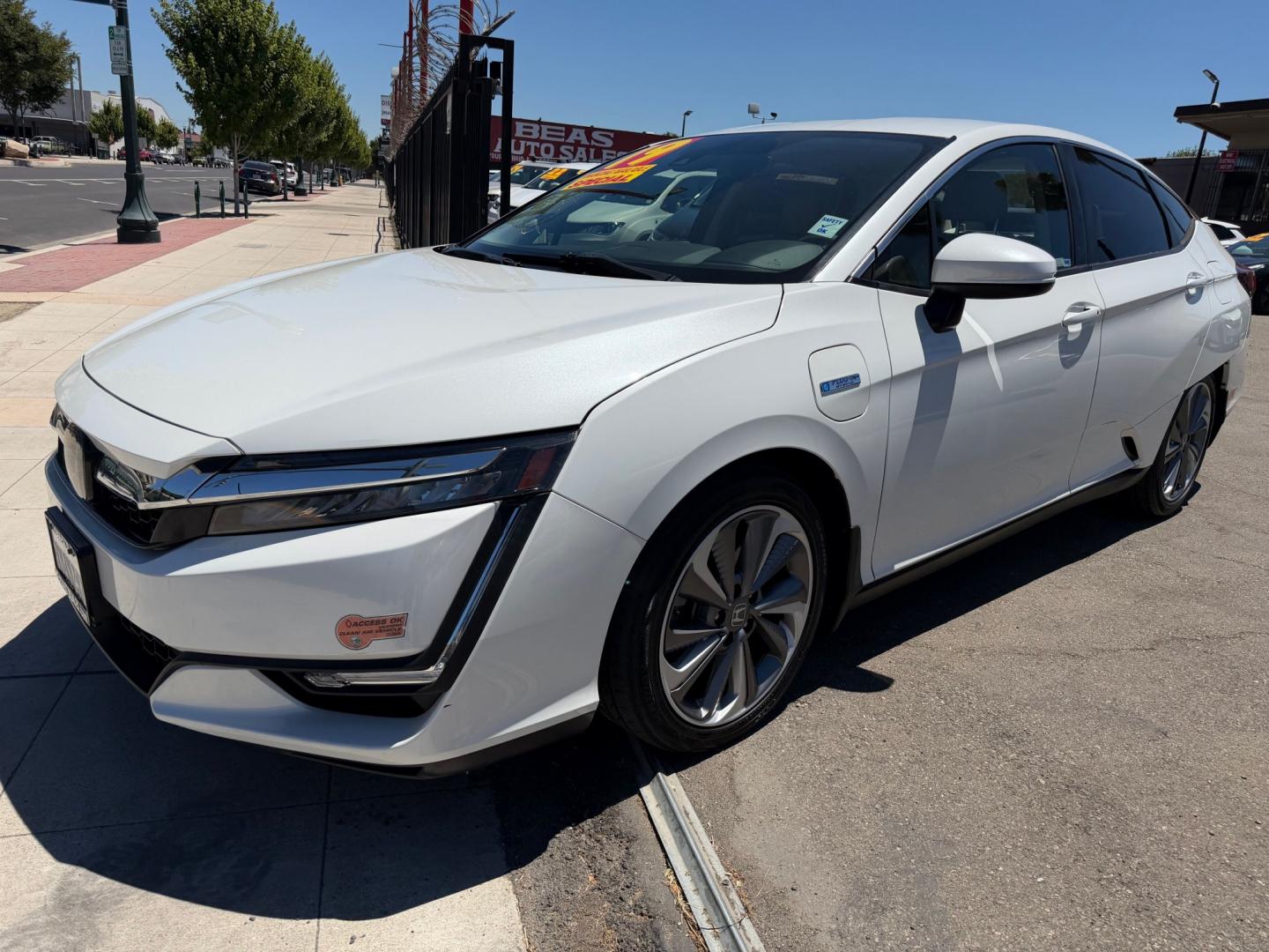 2019 Honda Clarity Plug-In Hybrid (JHMZC5F13KC) with an 1.5L L4 DOHC 16V HYBRID engine, CVT transmission, located at 744 E Miner Ave, Stockton, CA, 95202, (209) 944-5770, 37.956863, -121.282082 - Photo#4