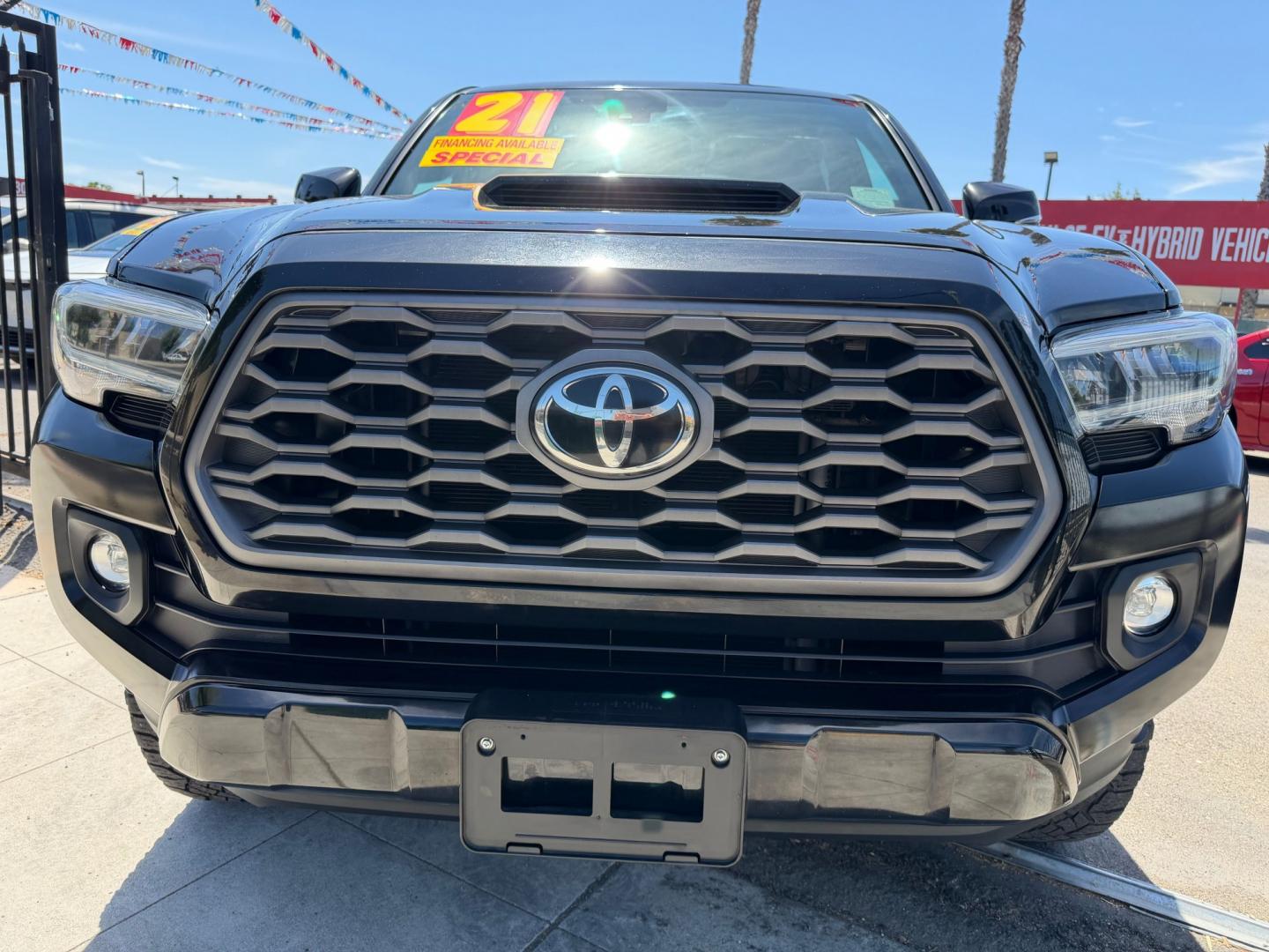 2021 Toyota DOUBLE CAB TRD SPORT PICK 4D (3TMBZ5DN5MM) with an 3.5L V6 DOHC 24V engine, 6A transmission, located at 744 E Miner Ave, Stockton, CA, 95202, (209) 944-5770, 37.956863, -121.282082- Photo#2