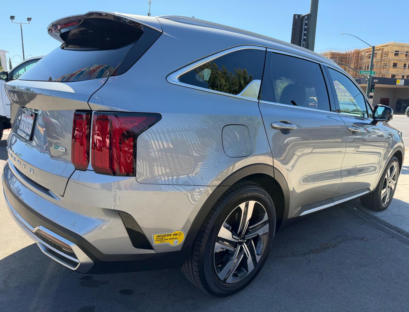 2022 Kia Sorento Plug In Hybrid SX Prestige (KNDRMDLH6N5) with an 1.6L L4 DOHC 16V HYBRID engine, 6A transmission, located at 744 E Miner Ave, Stockton, CA, 95202, (209) 944-5770, 37.956863, -121.282082- Photo#7