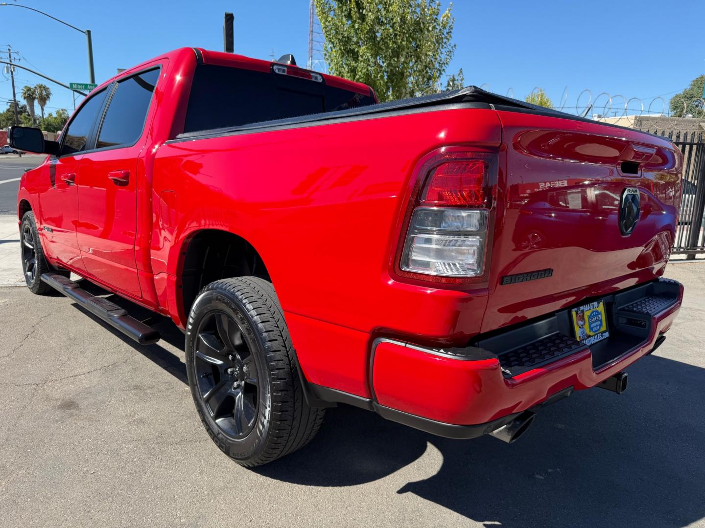2021 RAM 1500 Big Horn Crew Cab SWB 2WD (1C6RREFT8MN) with an 5.7L V8 OHV 16V engine, 8A transmission, located at 744 E Miner Ave, Stockton, CA, 95202, (209) 944-5770, 37.956863, -121.282082- Photo#5