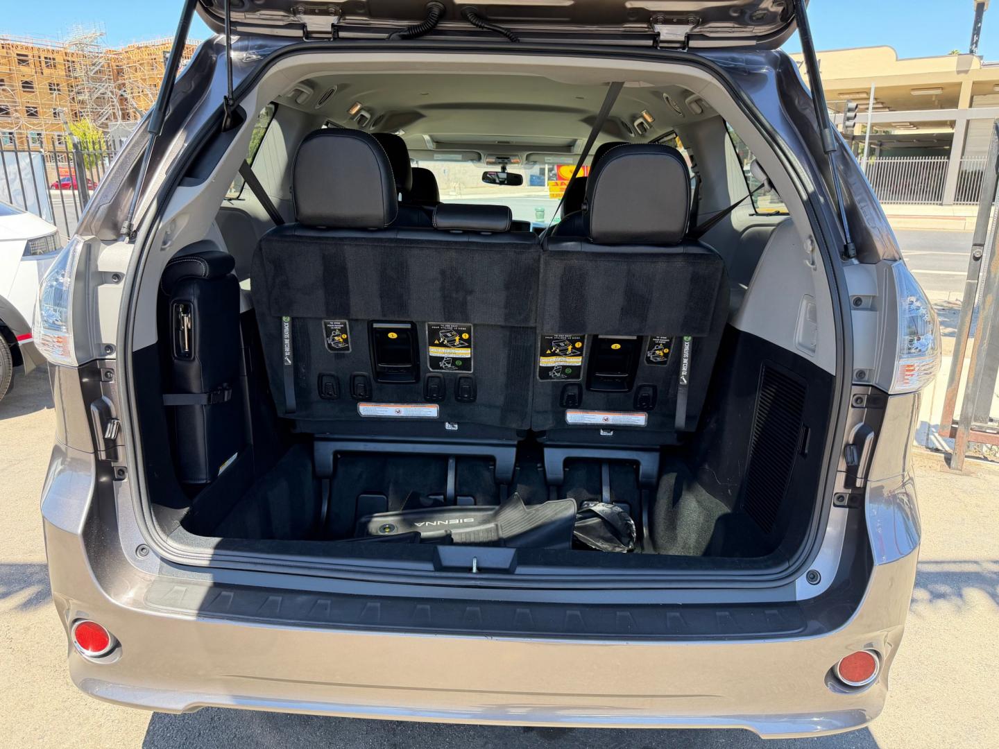 2016 Toyota Sienna SE FWD 8-Passenger FWD V6 (5TDXK3DC0GS) with an 3.5L V6 EFI DOHC 24V engine, 6A transmission, located at 744 E Miner Ave, Stockton, CA, 95202, (209) 944-5770, 37.956863, -121.282082- Photo#12
