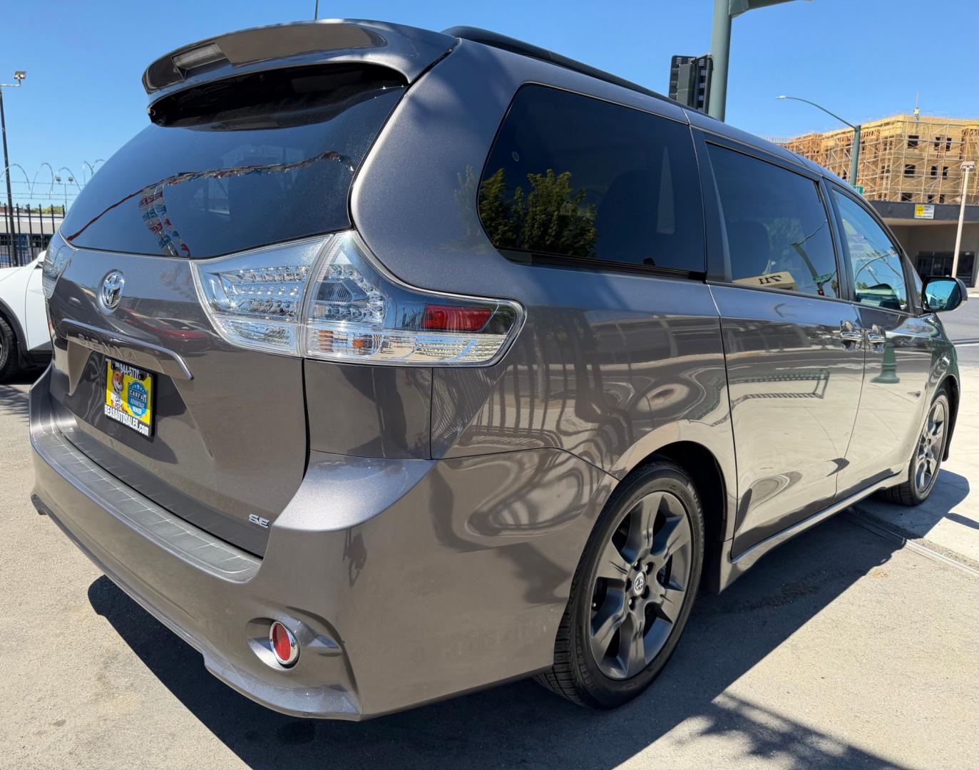2016 Toyota Sienna SE FWD 8-Passenger FWD V6 (5TDXK3DC0GS) with an 3.5L V6 EFI DOHC 24V engine, 6A transmission, located at 744 E Miner Ave, Stockton, CA, 95202, (209) 944-5770, 37.956863, -121.282082- Photo#7