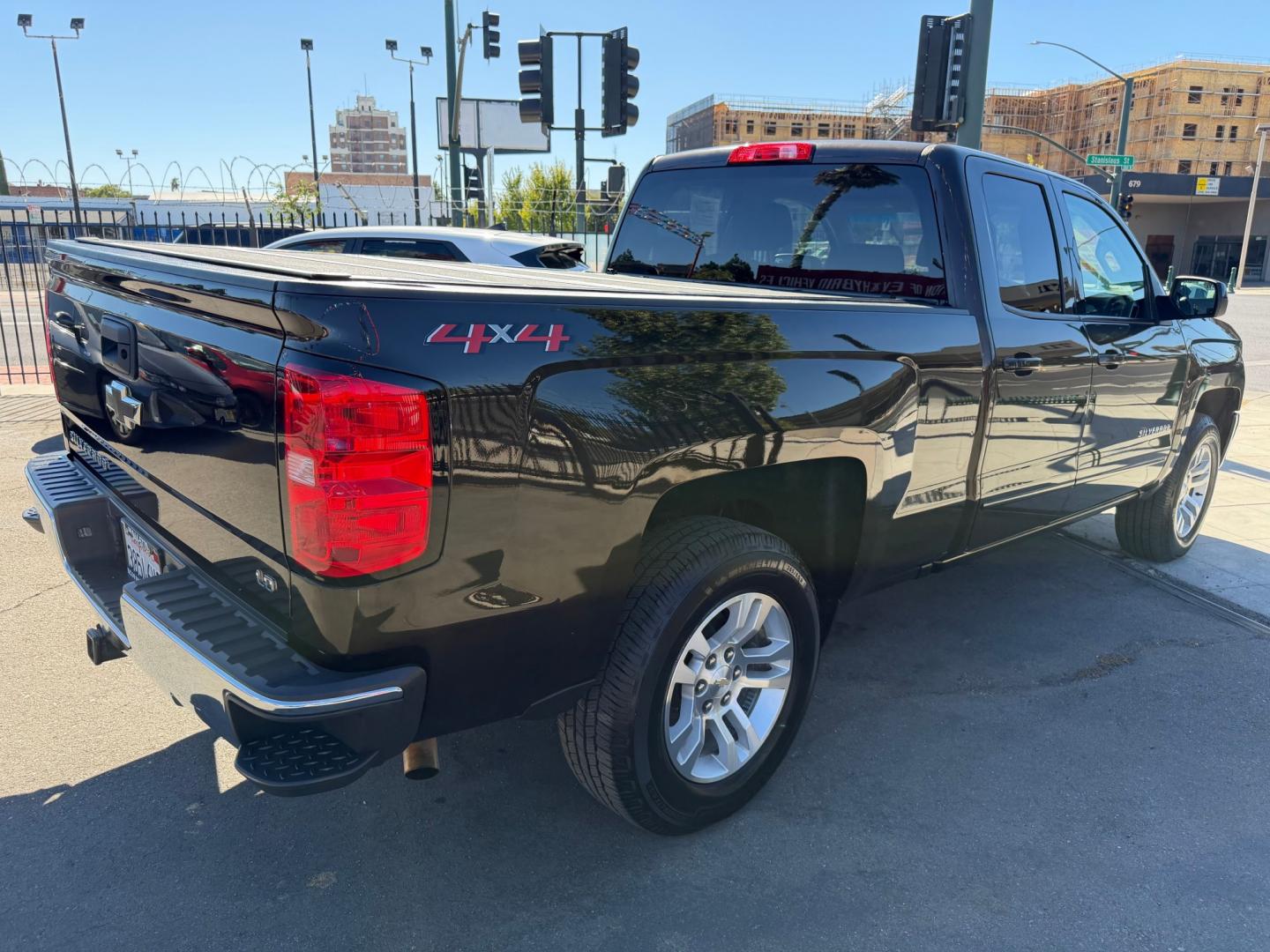 2019 Chevrolet Silverado 1500 Double Cab 4WD (2GCVKPEC7K1) with an 5.3L V8 OHV 16V engine, 6A transmission, located at 744 E Miner Ave, Stockton, CA, 95202, (209) 944-5770, 37.956863, -121.282082- Photo#7