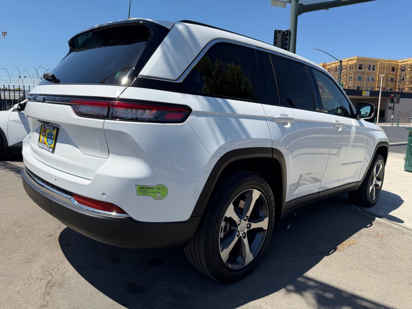 2023 Jeep Grand Cherokee 4xe SPORT (1C4RJYB63P8) with an 2.0L L4 DOHC 16V HYBRID engine, 8A transmission, located at 744 E Miner Ave, Stockton, CA, 95202, (209) 944-5770, 37.956863, -121.282082- Photo#7