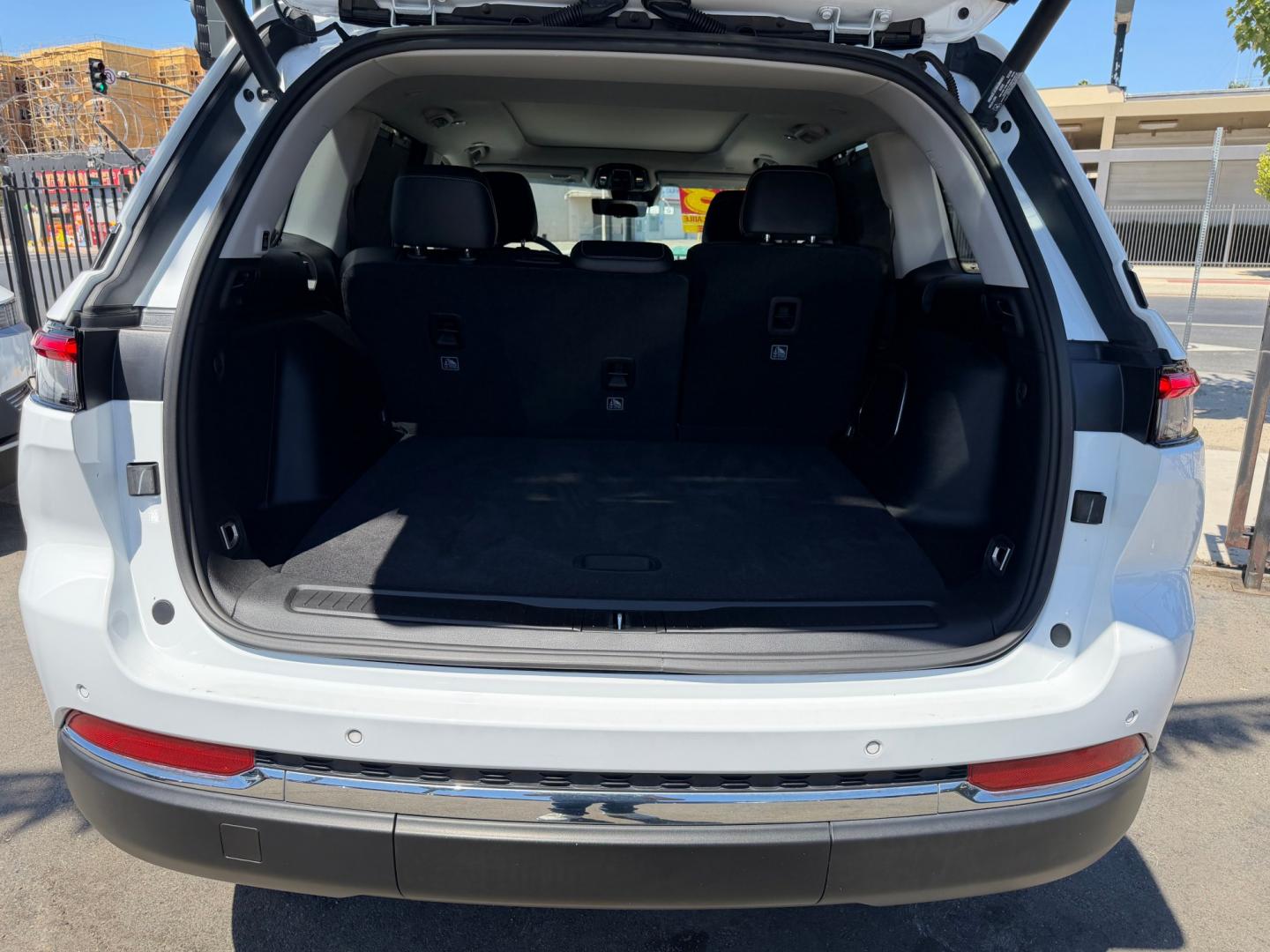 2023 Jeep Grand Cherokee 4xe SPORT (1C4RJYB63P8) with an 2.0L L4 DOHC 16V HYBRID engine, 8A transmission, located at 744 E Miner Ave, Stockton, CA, 95202, (209) 944-5770, 37.956863, -121.282082- Photo#13