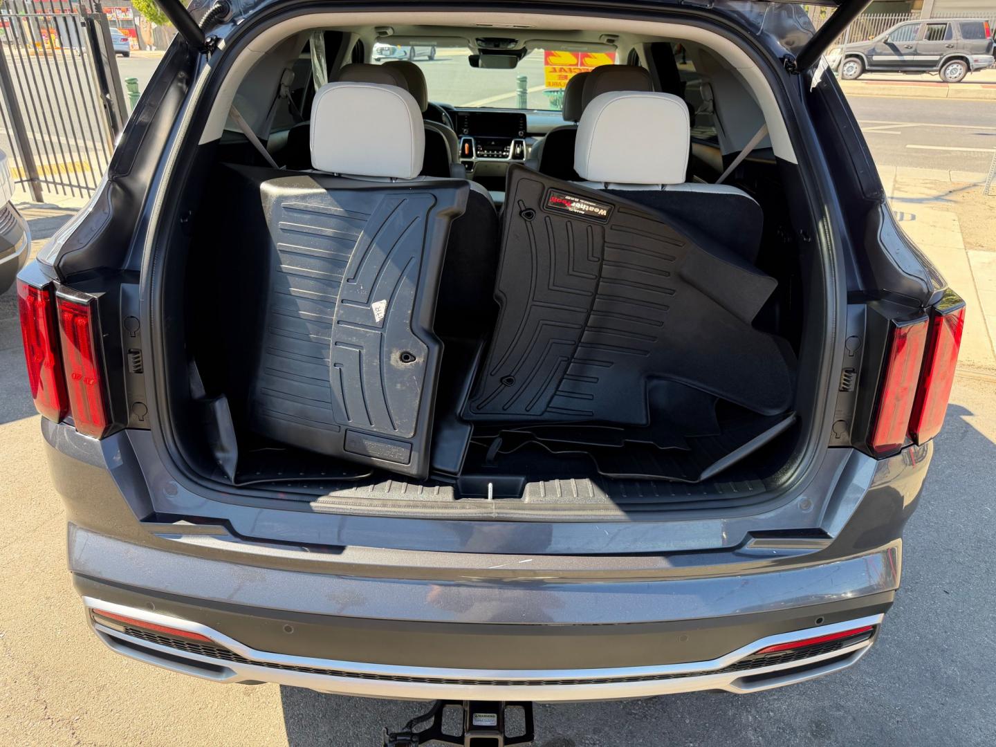 2022 Kia Sorento Plug In Hybrid SX Prestige (KNDRMDLH8N5) with an 1.6L L4 DOHC 16V HYBRID engine, 6A transmission, located at 744 E Miner Ave, Stockton, CA, 95202, (209) 944-5770, 37.956863, -121.282082- Photo#12