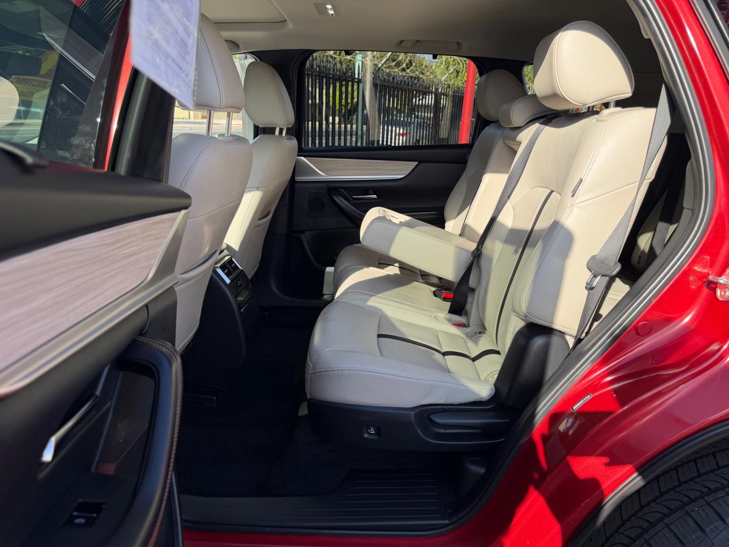 2024 Mazda CX-90 PHEV Preferred (JM3KKBHAXR1) with an 2.5L L4 DOHC 16V HYBRID engine, 8A transmission, located at 744 E Miner Ave, Stockton, CA, 95202, (209) 944-5770, 37.956863, -121.282082- Photo#10