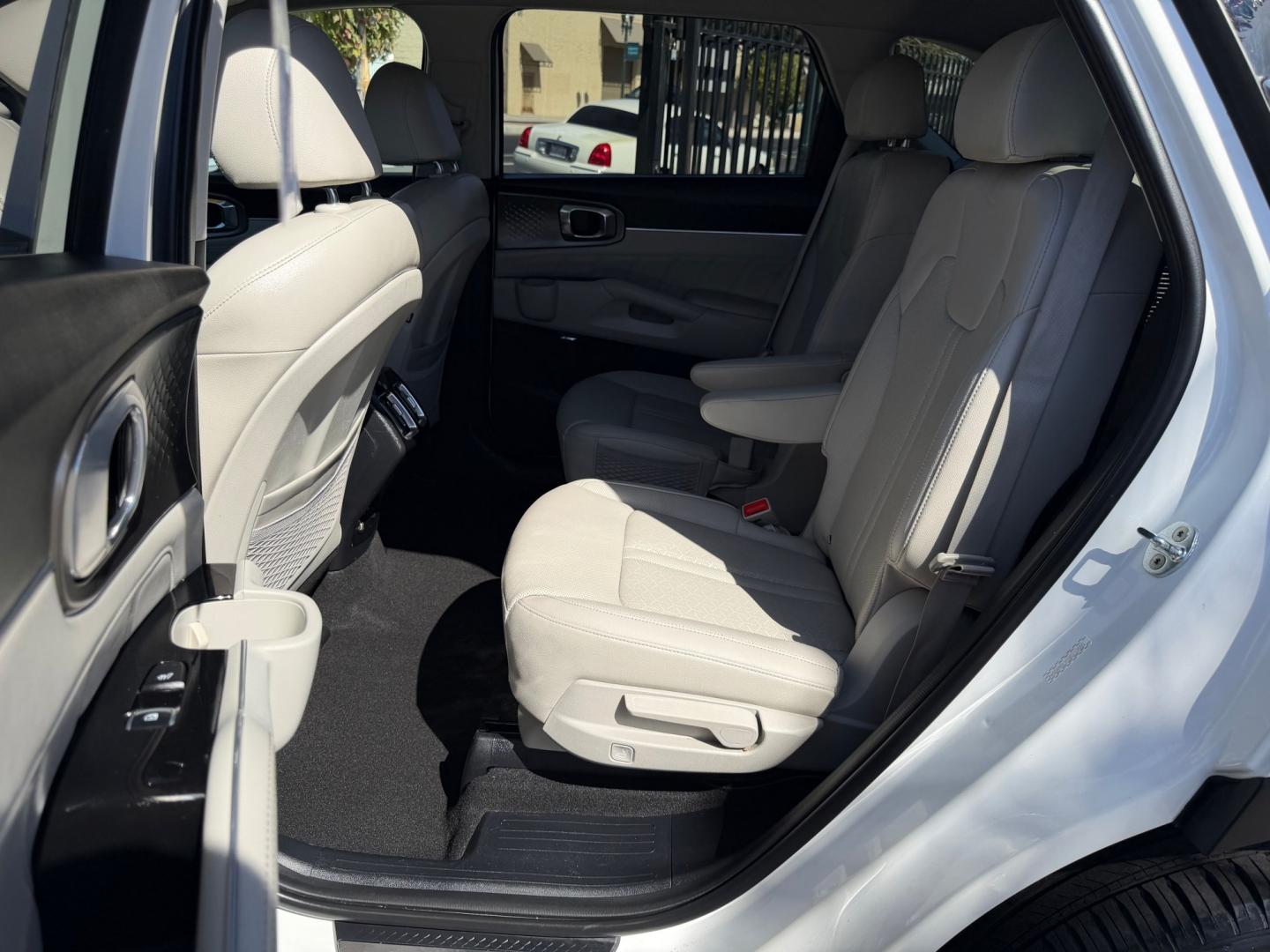 2022 Kia Sorento Plug In Hybrid SX Prestige (KNDRMDLH1N5) with an 1.6L L4 DOHC 16V HYBRID engine, 6A transmission, located at 744 E Miner Ave, Stockton, CA, 95202, (209) 944-5770, 37.956863, -121.282082- Photo#10