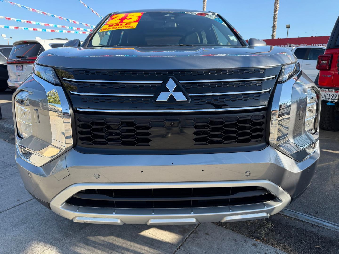 2023 Mitsubishi Outlander PHEV SE (JA4T5UA92PZ) with an 2.0L L4 DOHC 16V HYBRID engine, 1A transmission, located at 744 E Miner Ave, Stockton, CA, 95202, (209) 944-5770, 37.956863, -121.282082- Photo#2