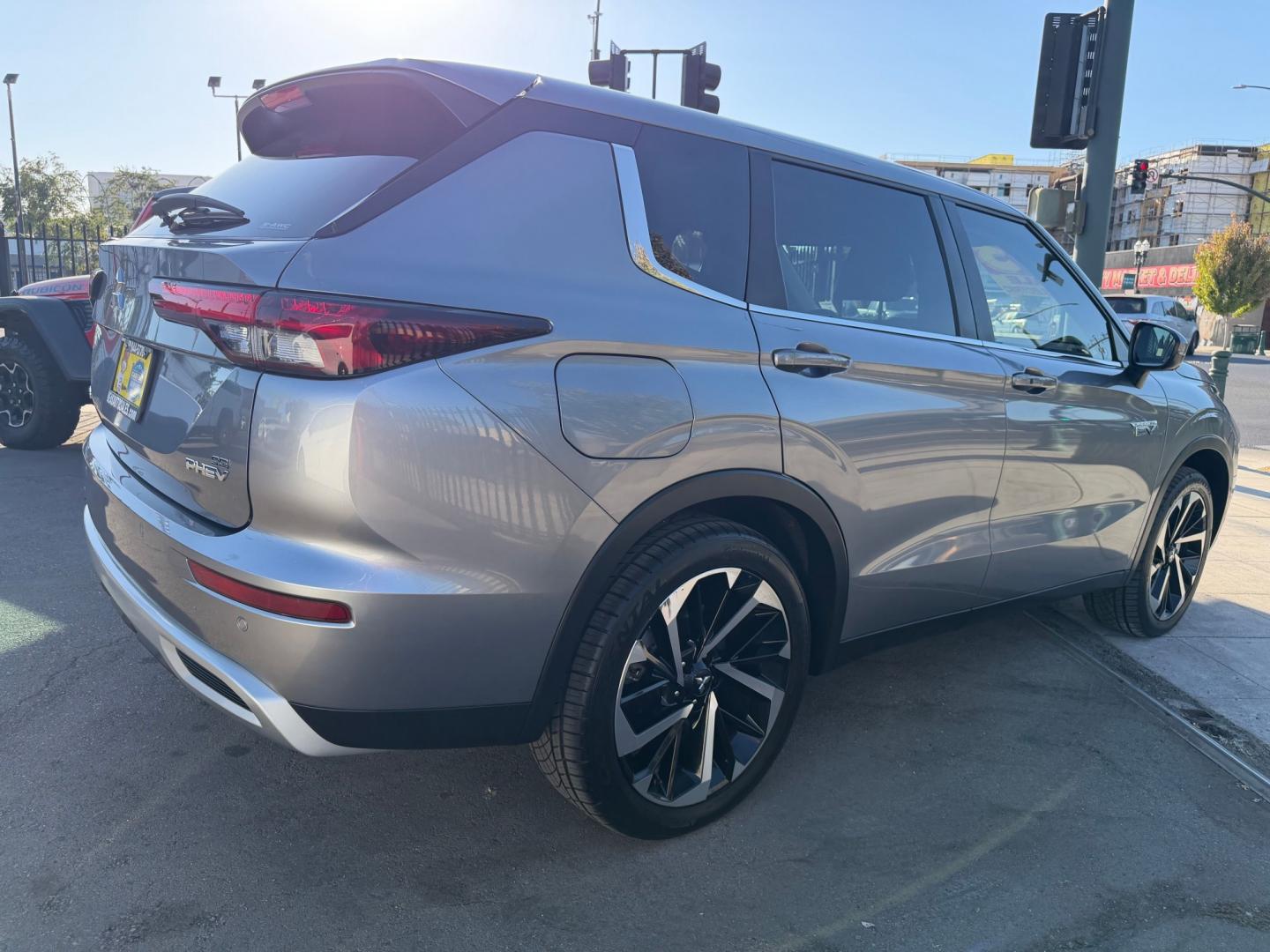 2023 Mitsubishi Outlander PHEV SE (JA4T5UA92PZ) with an 2.0L L4 DOHC 16V HYBRID engine, 1A transmission, located at 744 E Miner Ave, Stockton, CA, 95202, (209) 944-5770, 37.956863, -121.282082- Photo#7