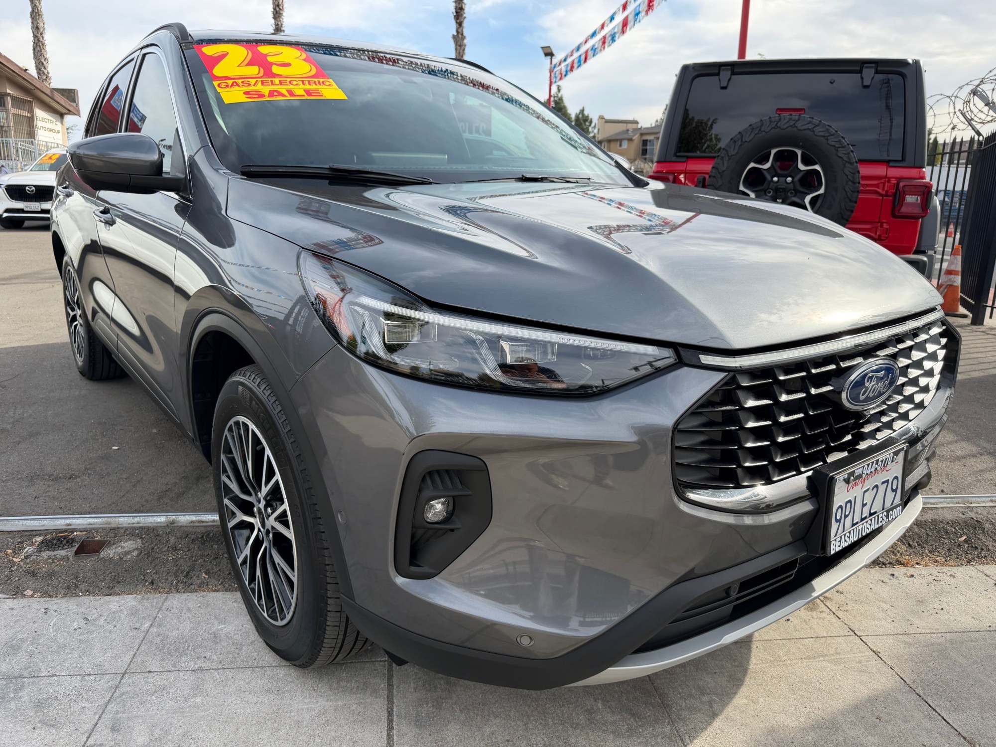 photo of 2023 Ford Escape Plug-in Hybrid Base
