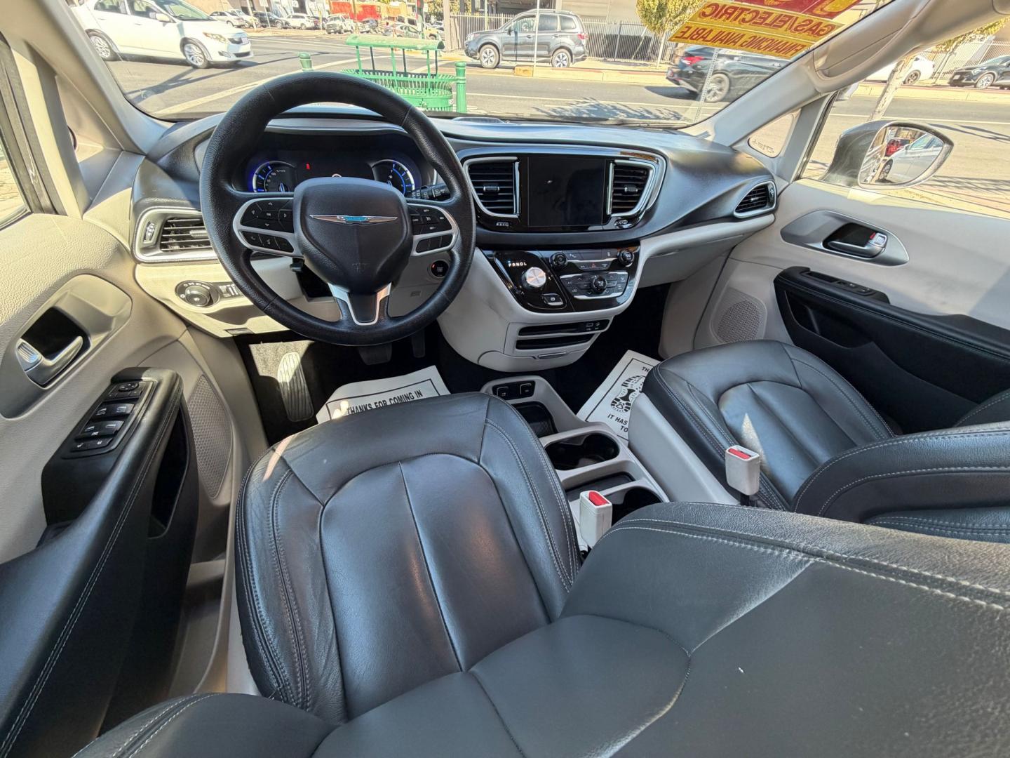 2019 Chrysler Pacifica Hybrid Touring Plus (2C4RC1H77KR) with an 3.6L V6 DOHC 24V HYBRID engine, CVT transmission, located at 744 E Miner Ave, Stockton, CA, 95202, (209) 944-5770, 37.956863, -121.282082- Photo#9