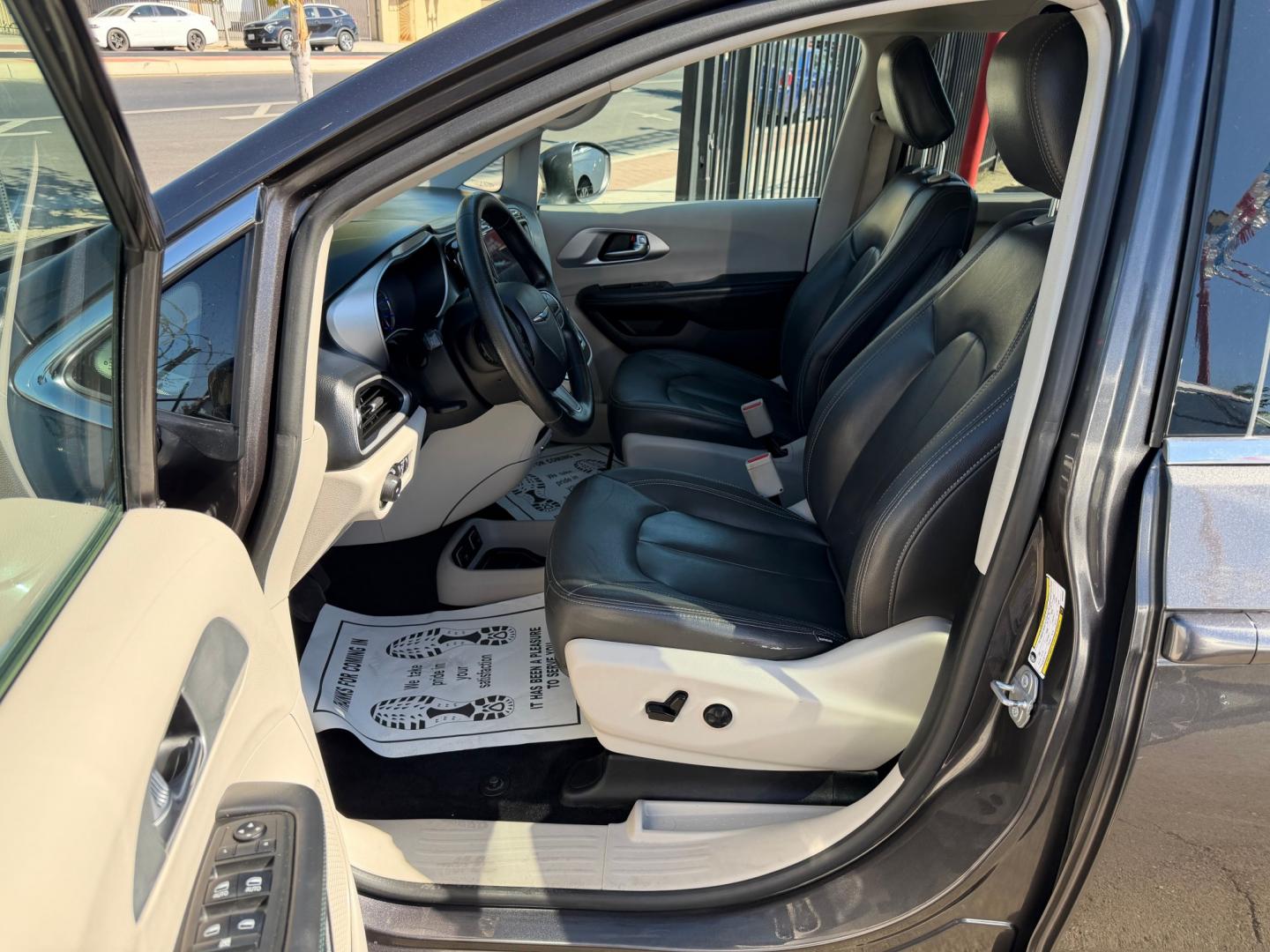 2019 Chrysler Pacifica Hybrid Touring Plus (2C4RC1H77KR) with an 3.6L V6 DOHC 24V HYBRID engine, CVT transmission, located at 744 E Miner Ave, Stockton, CA, 95202, (209) 944-5770, 37.956863, -121.282082- Photo#10