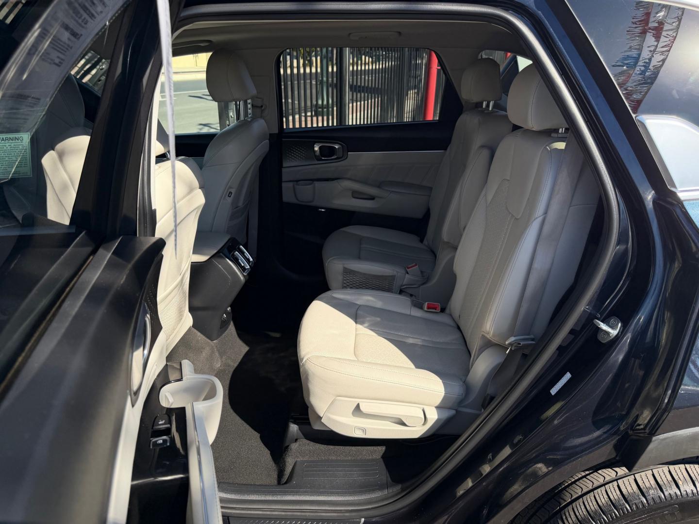 2022 Kia Sorento Plug In Hybrid SX Prestige (KNDRMDLH6N5) with an 1.6L L4 DOHC 16V HYBRID engine, 6A transmission, located at 744 E Miner Ave, Stockton, CA, 95202, (209) 944-5770, 37.956863, -121.282082- Photo#10