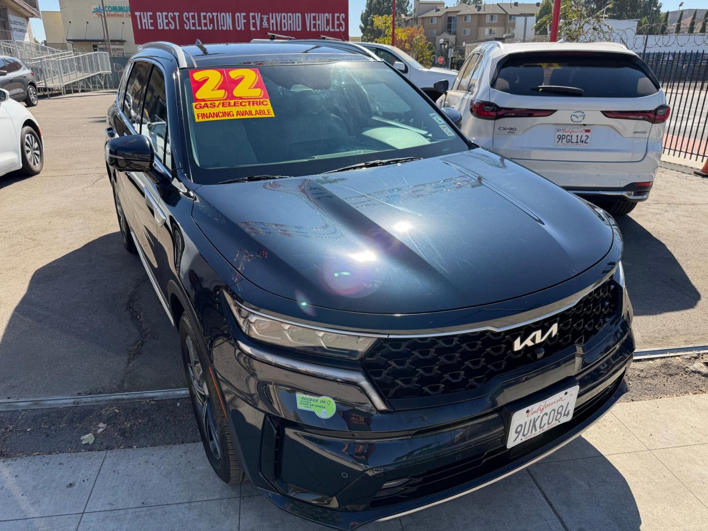 2022 Kia Sorento Plug In Hybrid SX Prestige (KNDRMDLH6N5) with an 1.6L L4 DOHC 16V HYBRID engine, 6A transmission, located at 744 E Miner Ave, Stockton, CA, 95202, (209) 944-5770, 37.956863, -121.282082- Photo#1