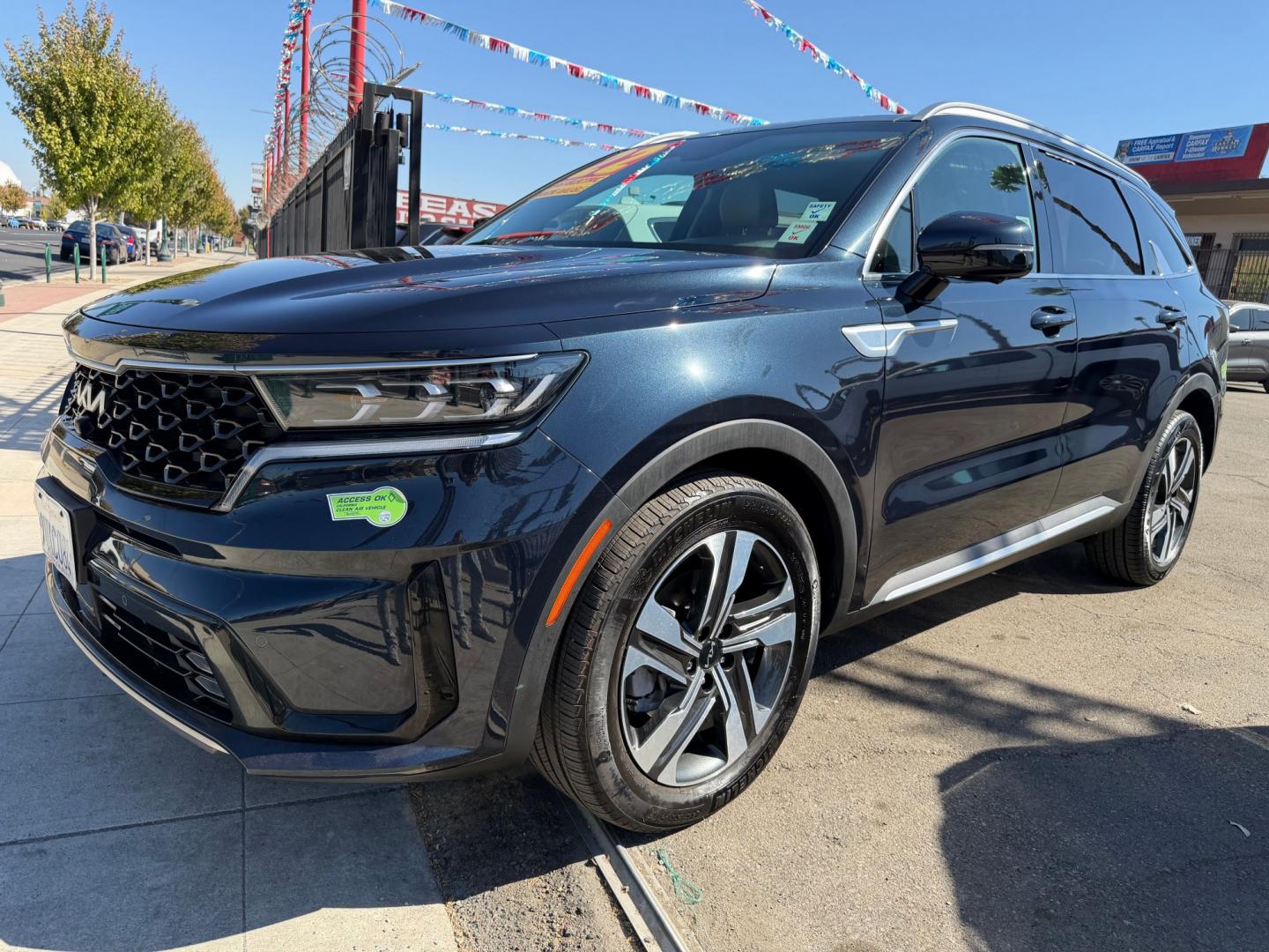 2022 Kia Sorento Plug In Hybrid SX Prestige (KNDRMDLH6N5) with an 1.6L L4 DOHC 16V HYBRID engine, 6A transmission, located at 744 E Miner Ave, Stockton, CA, 95202, (209) 944-5770, 37.956863, -121.282082- Photo#3