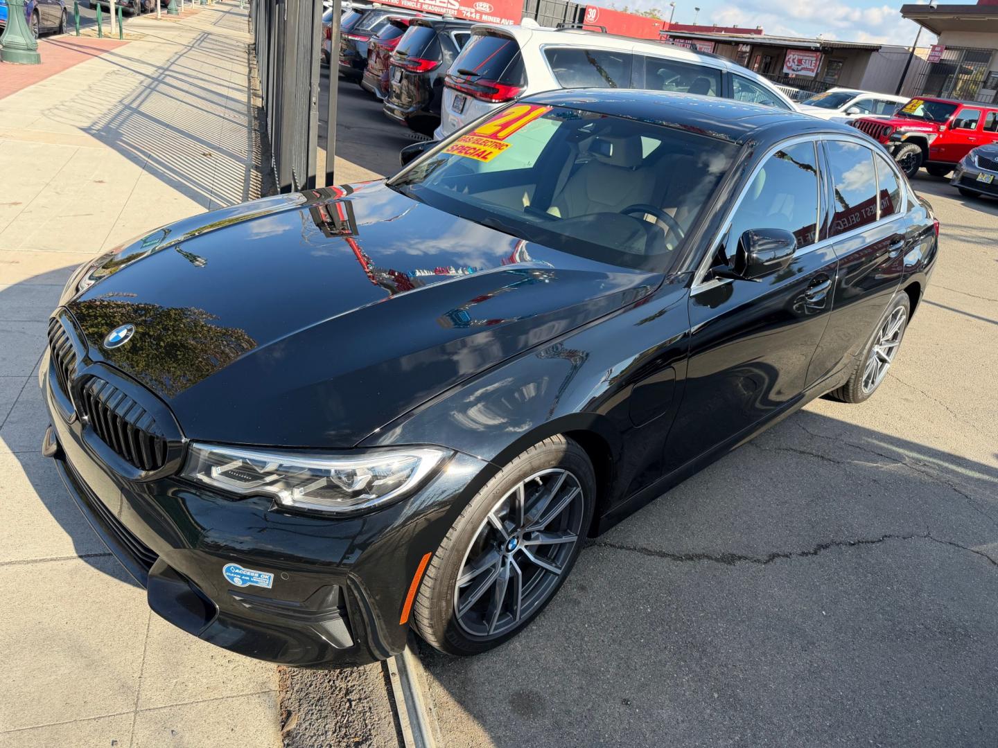 2021 BMW 3-Series 330e (3MW5P7J07M8) with an 2.0L I4 DI Plug-in Gas/Electric Hybrid engine, 8A transmission, located at 744 E Miner Ave, Stockton, CA, 95202, (209) 944-5770, 37.956863, -121.282082- Photo#4