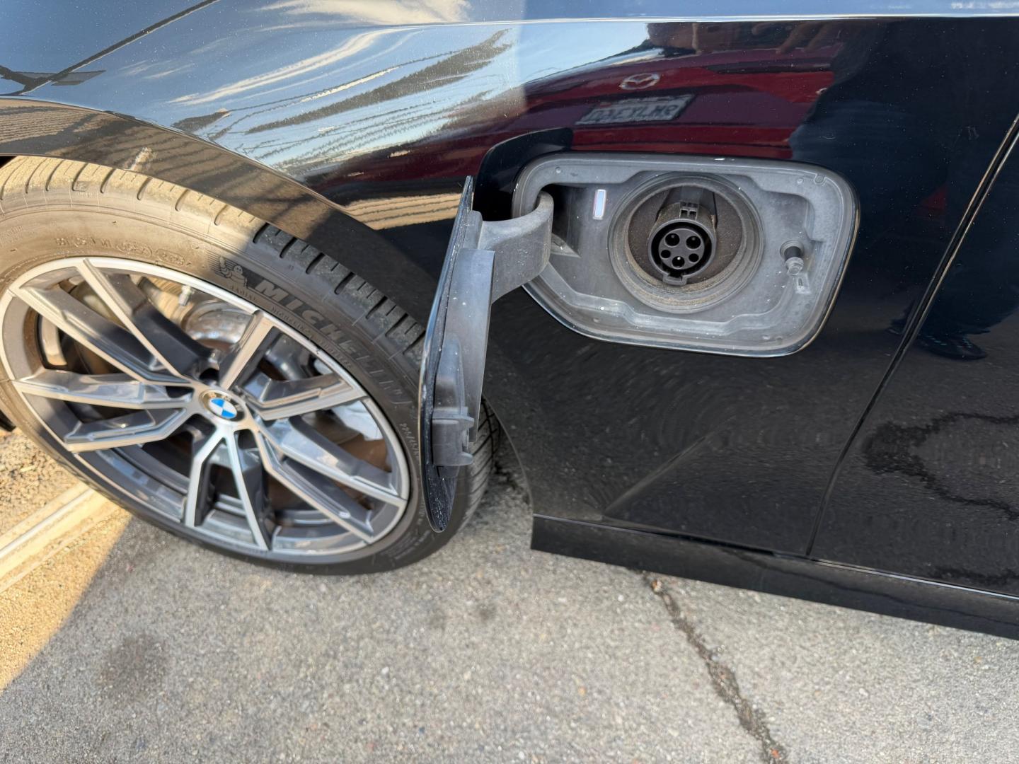 2021 BMW 3-Series 330e (3MW5P7J07M8) with an 2.0L I4 DI Plug-in Gas/Electric Hybrid engine, 8A transmission, located at 744 E Miner Ave, Stockton, CA, 95202, (209) 944-5770, 37.956863, -121.282082- Photo#5