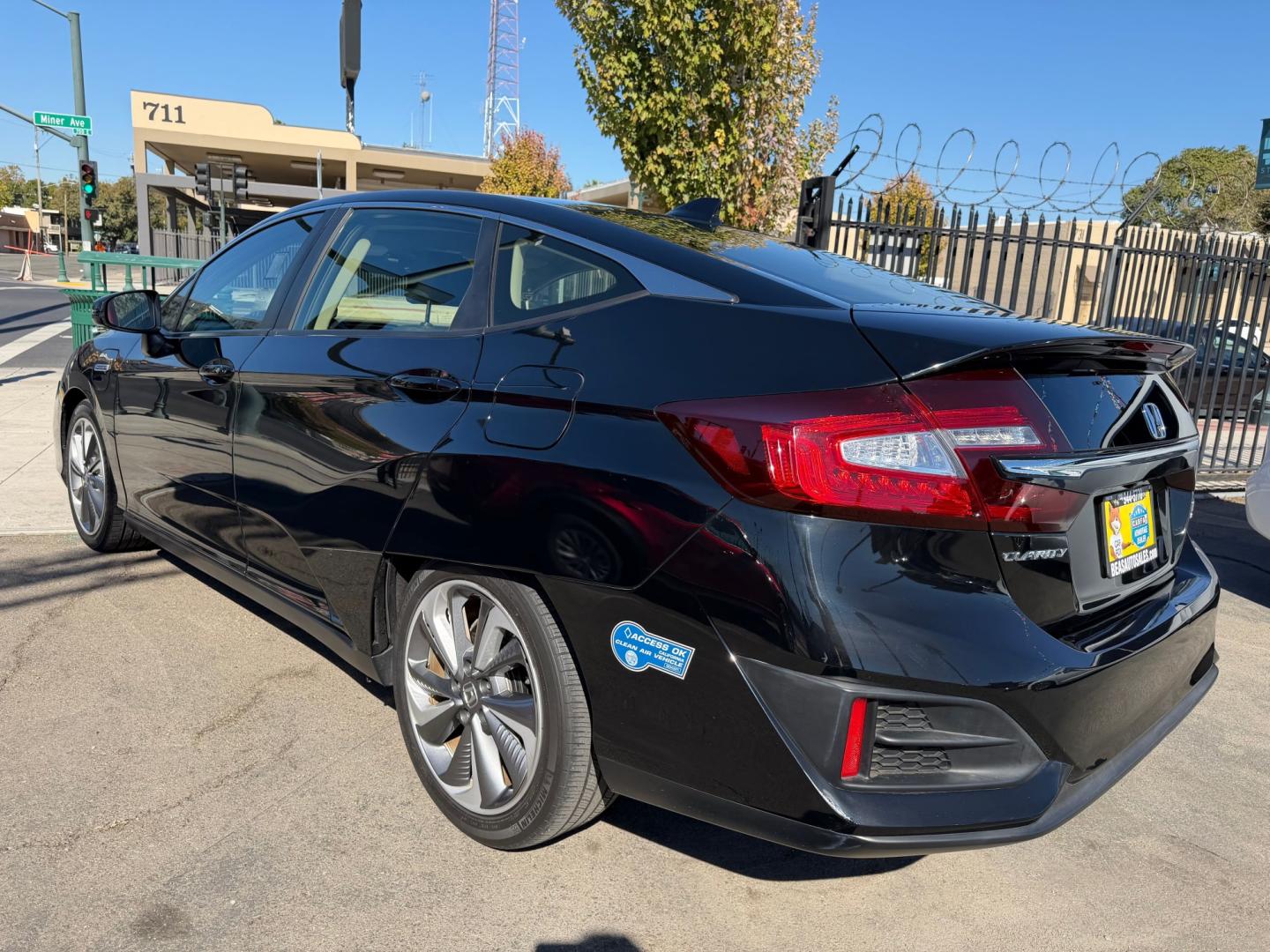 2021 Honda Clarity Touring Plug-In Hybrid (JHMZC5F37MC) with an 1.5L L4 DOHC 16V HYBRID engine, CVT transmission, located at 744 E Miner Ave, Stockton, CA, 95202, (209) 944-5770, 37.956863, -121.282082- Photo#6